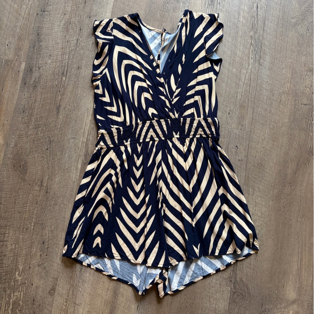 Cupshe -Navy & Cream Striped Short Sleeve Romper- Size M